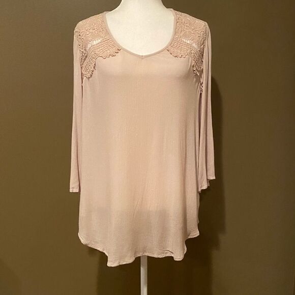 Chico’s Tan Crocheted Top Blouse Size Large - Picture 2 of 11